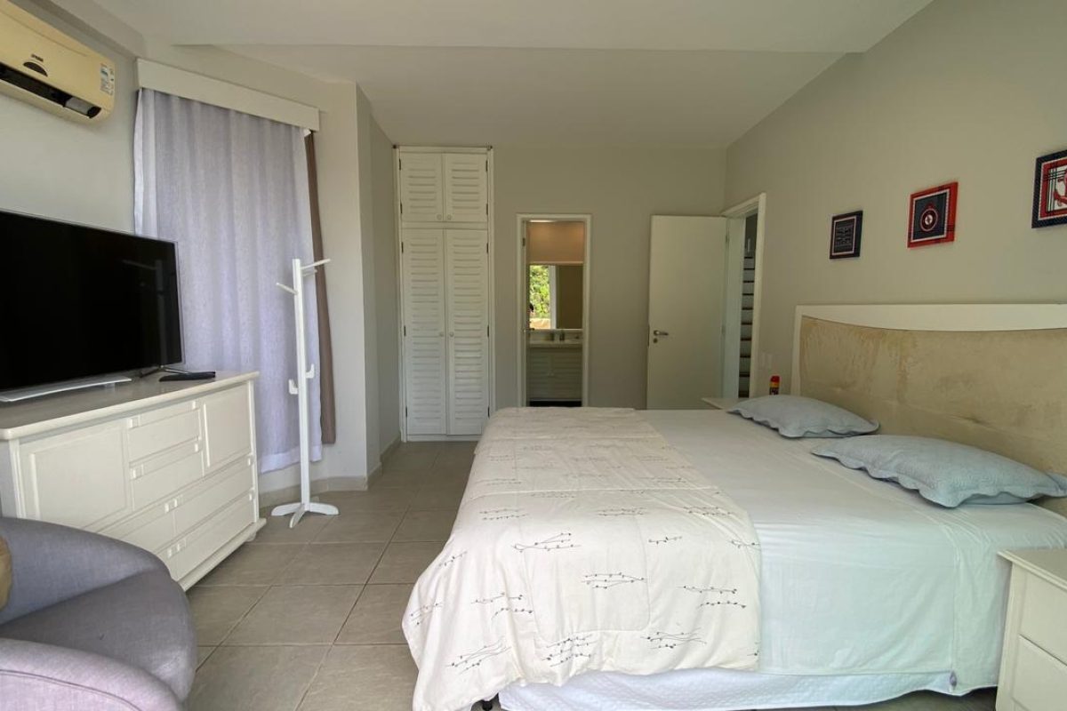 Casa de condomínio Porto MauÍ com suítes.