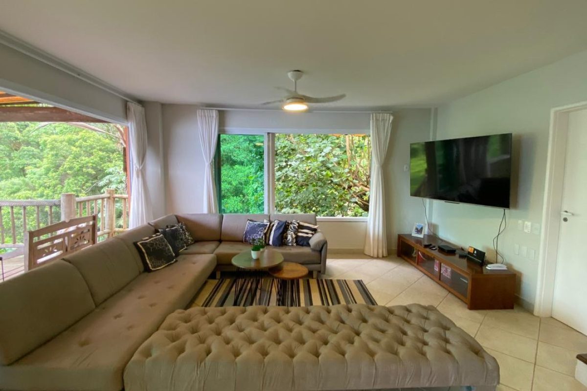 Casa de condomínio Porto MauÍ com suítes.