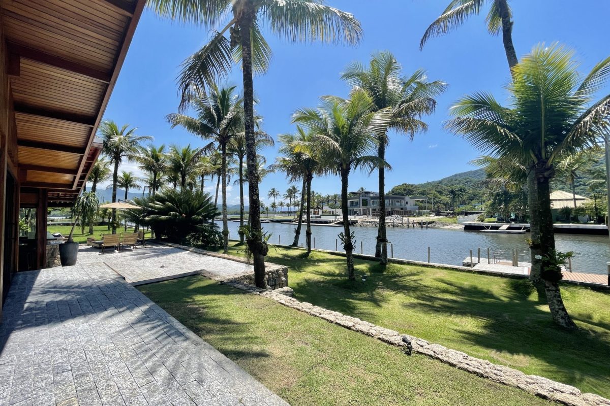 Casa de Condomínio com 5 Quartos à venda, 750m² - Balneário Praia do Perequê