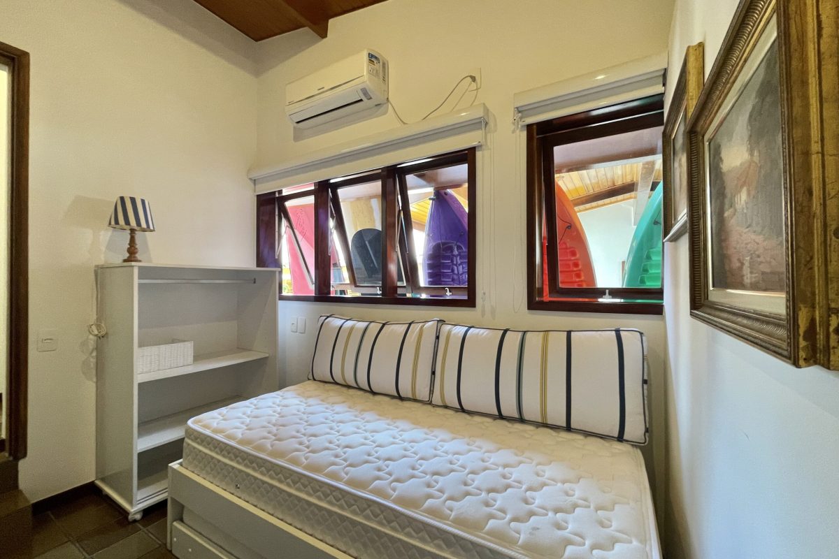 Casa de Condomínio com 5 Quartos à venda, 750m² - Balneário Praia do Perequê