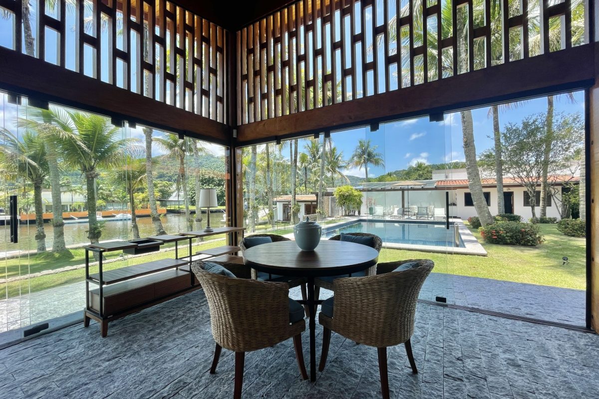 Casa de Condomínio com 5 Quartos à venda, 750m² - Balneário Praia do Perequê