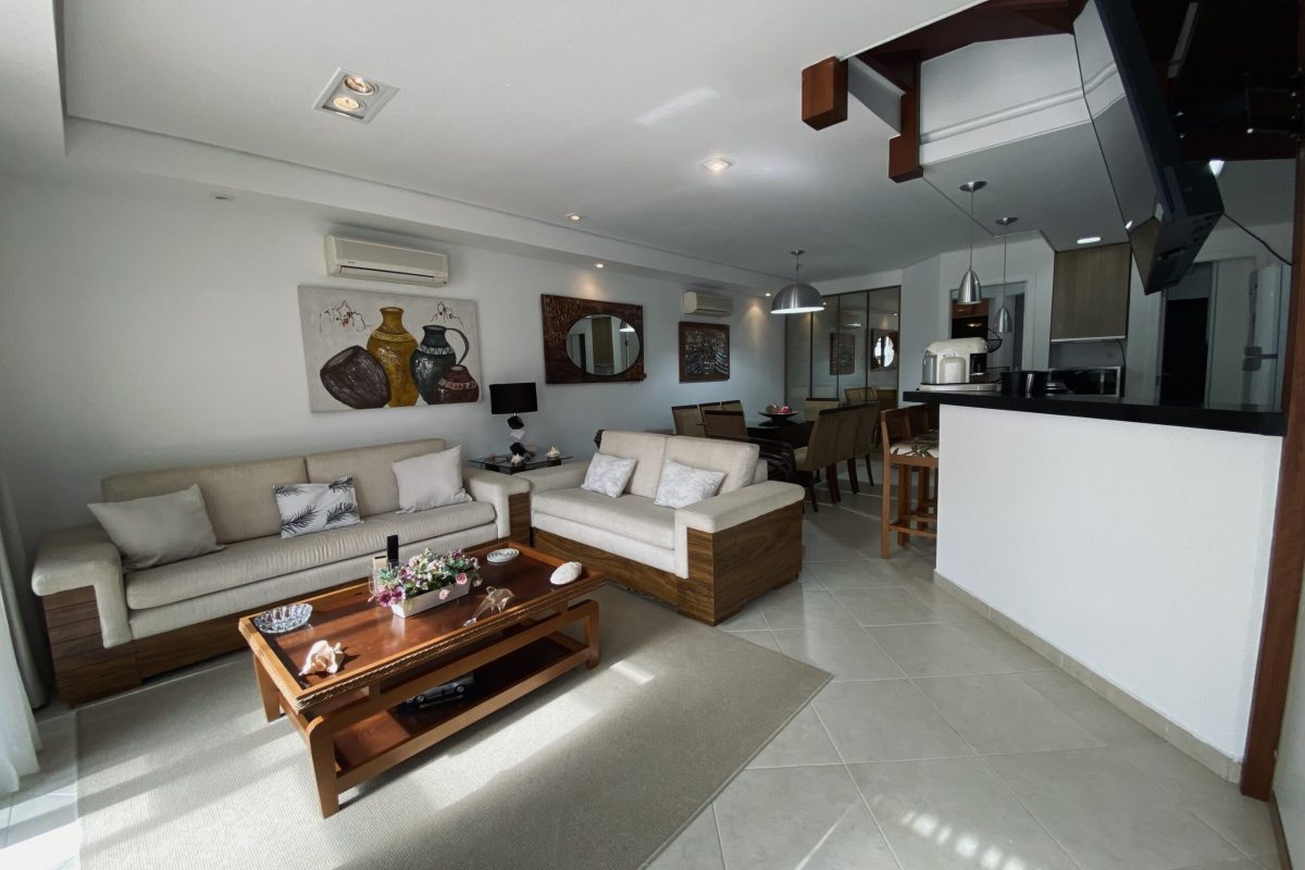 Casa de Condomínio com 4 Quartos à venda, 170m² - Balneário Praia do Perequê