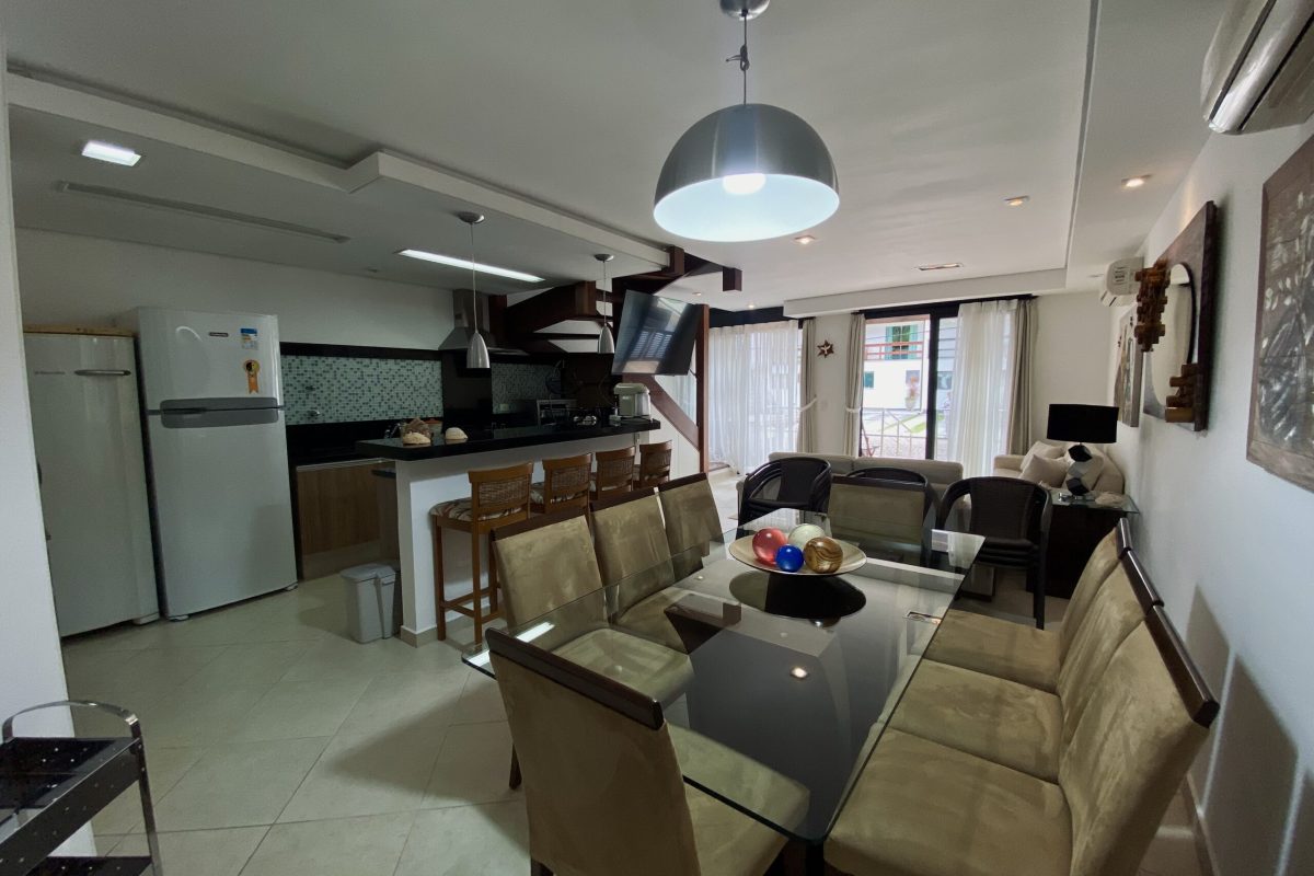 Casa de Condomínio com 4 Quartos à venda, 170m² - Balneário Praia do Perequê