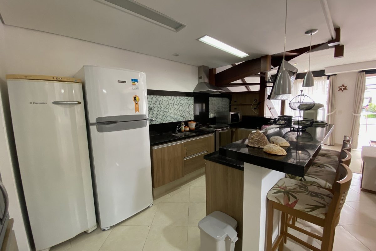 Casa de Condomínio com 4 Quartos à venda, 170m² - Balneário Praia do Perequê