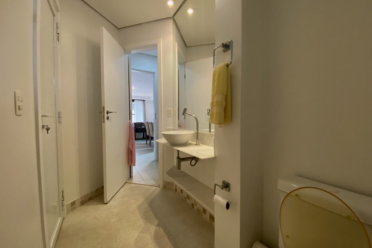 Casa de Condomínio com 4 Quartos à venda, 170m² - Balneário Praia do Perequê