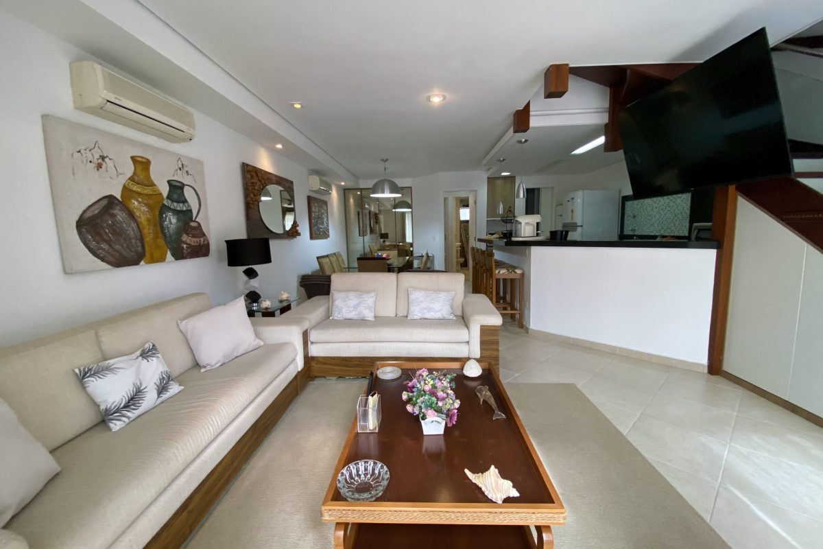 Casa de Condomínio com 4 Quartos à venda, 170m² - Balneário Praia do Perequê