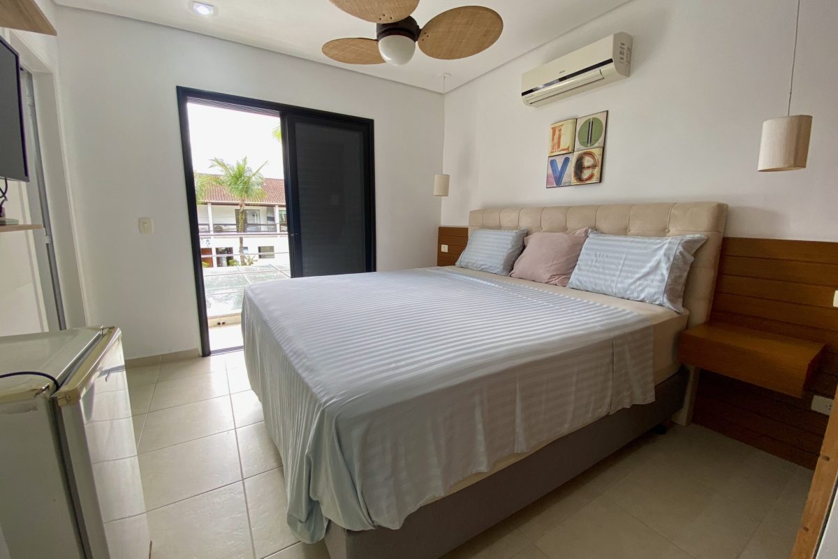 Casa de Condomínio com 4 Quartos à venda, 170m² - Balneário Praia do Perequê