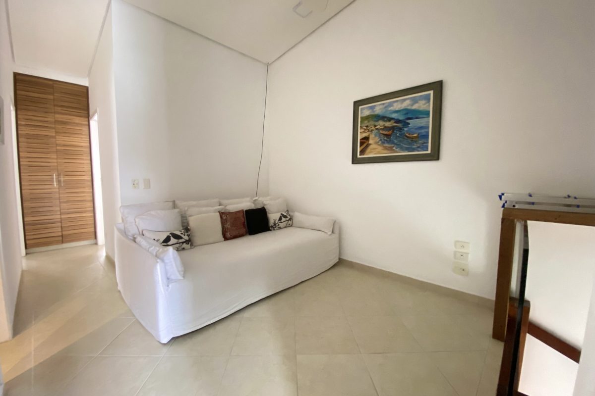 Casa de Condomínio com 4 Quartos à venda, 170m² - Balneário Praia do Perequê