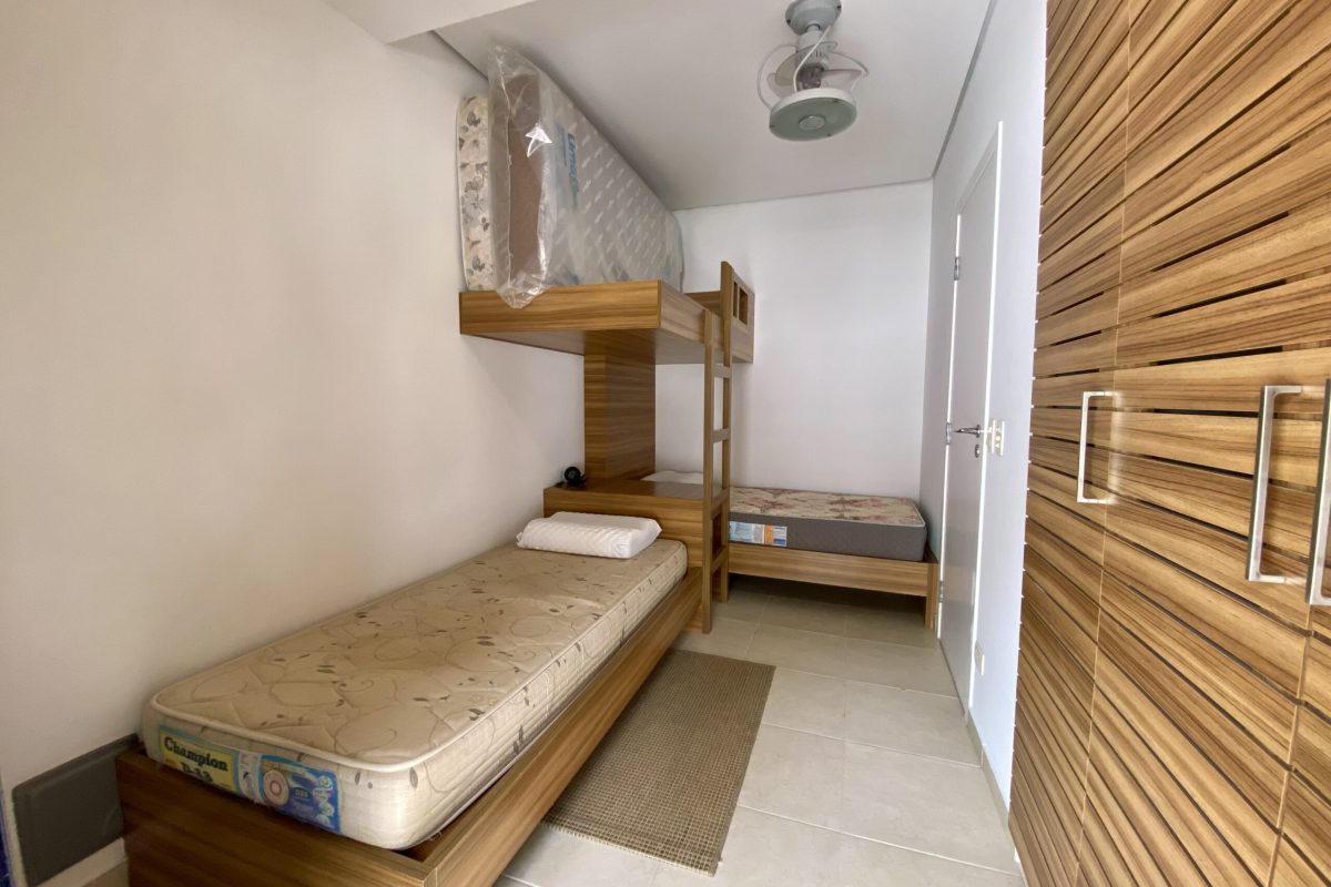 Casa de Condomínio com 4 Quartos à venda, 170m² - Balneário Praia do Perequê