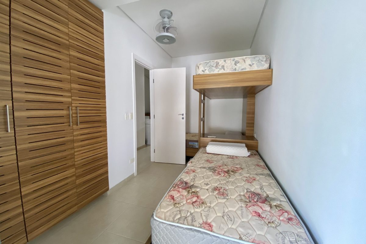 Casa de Condomínio com 4 Quartos à venda, 170m² - Balneário Praia do Perequê