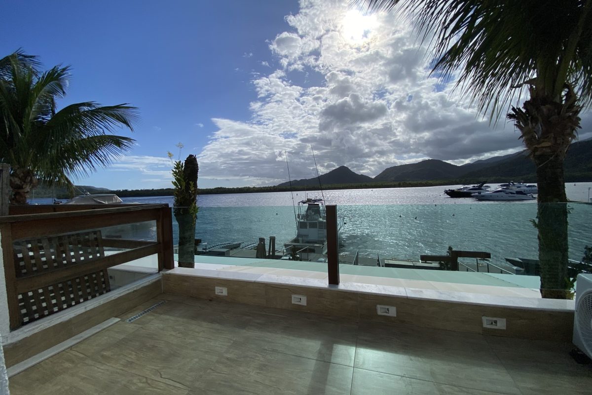 Casa de Condomínio com 4 Quartos à venda, 200m² - Balneário Praia do Perequê