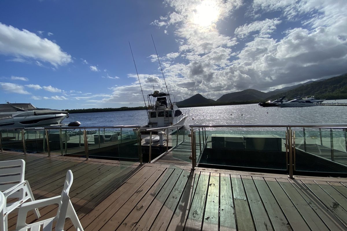 Casa de Condomínio com 4 Quartos à venda, 200m² - Balneário Praia do Perequê