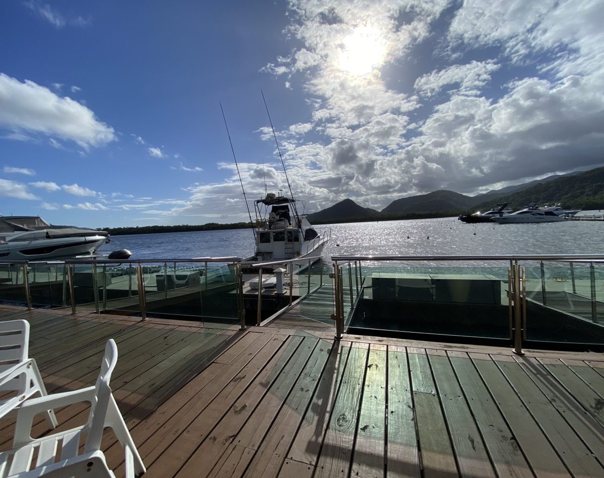 Casa de Condomínio com 4 Quartos à venda, 200m² - Balneário Praia do Perequê