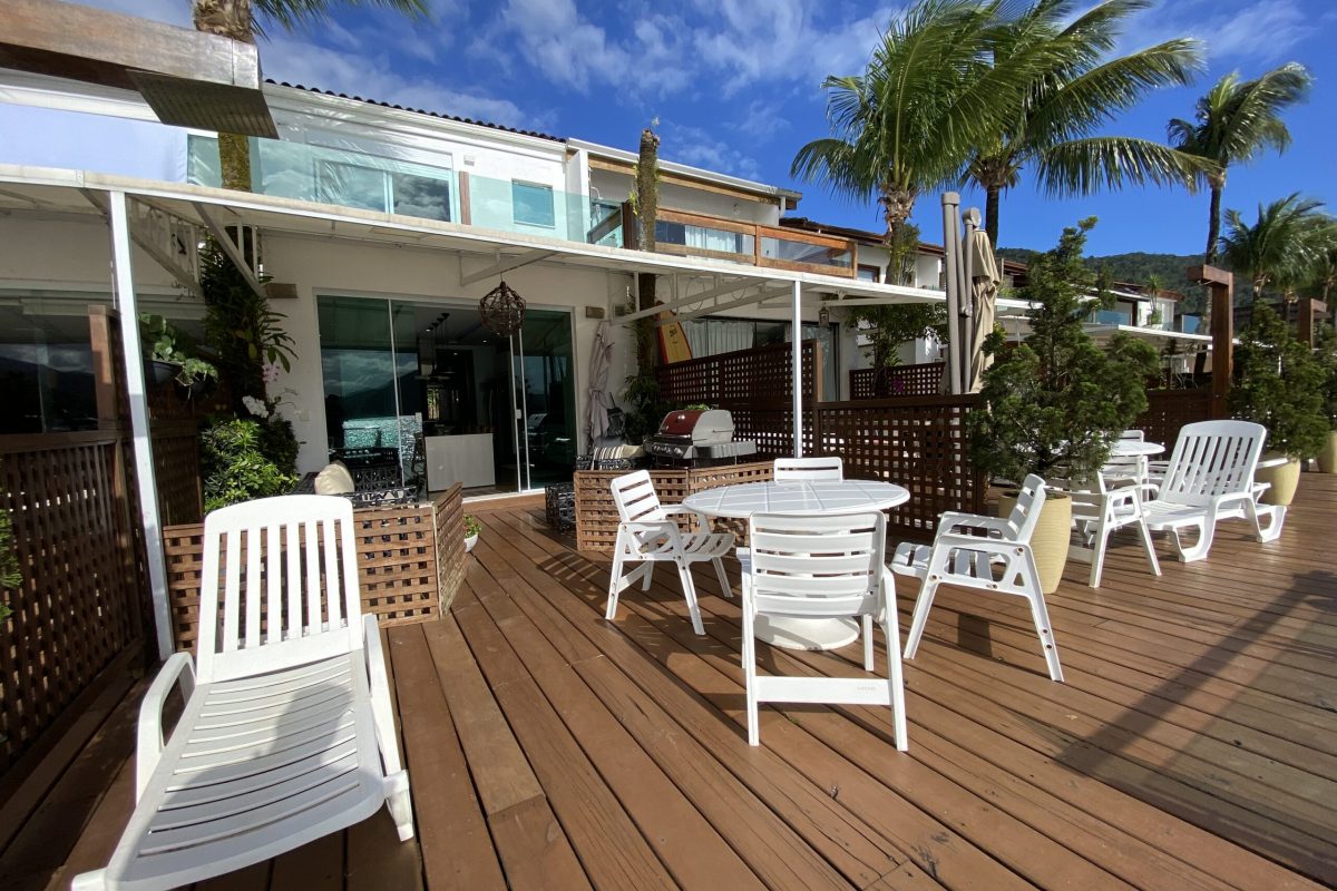 Casa de Condomínio com 4 Quartos à venda, 200m² - Balneário Praia do Perequê