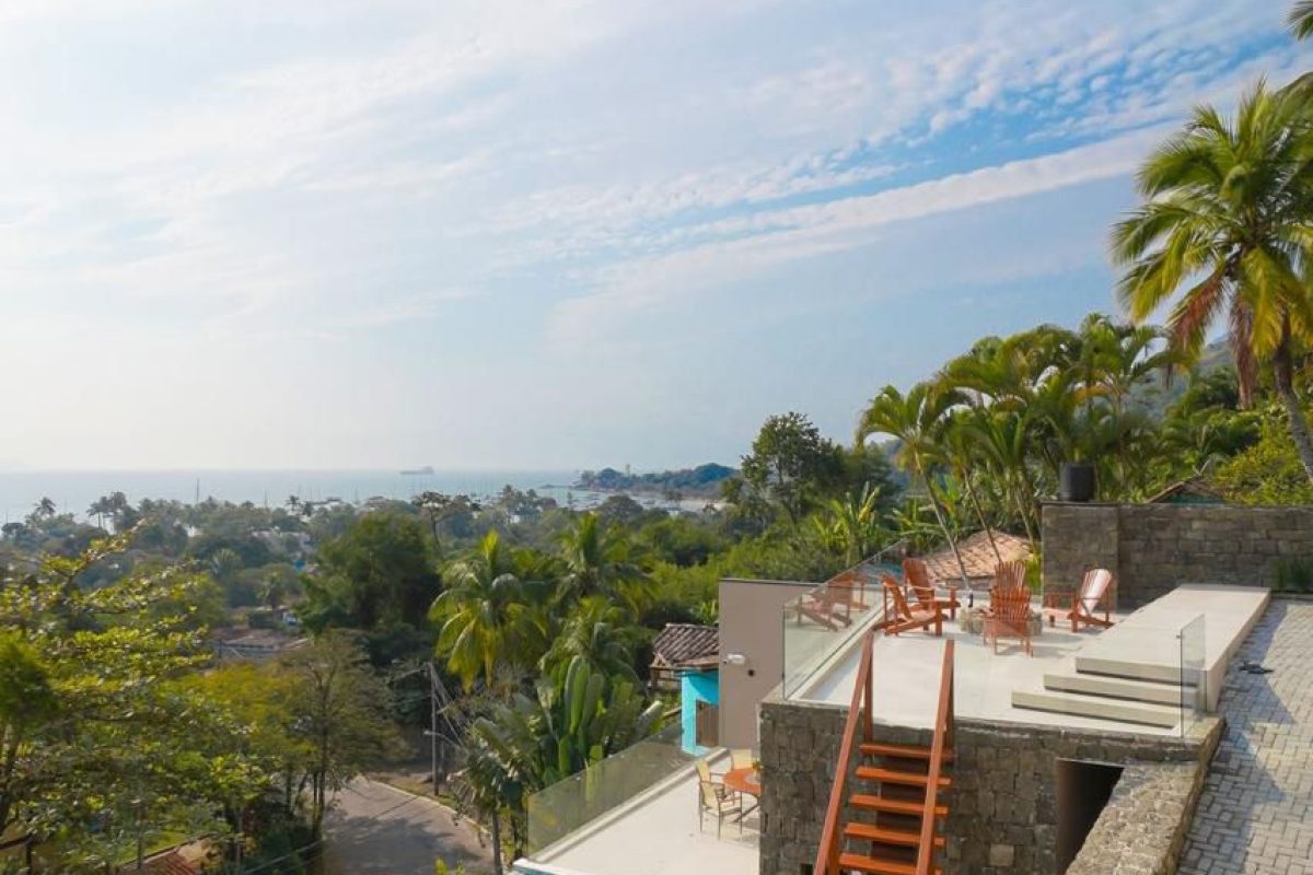 Casa com vista com 4 suítes à venda