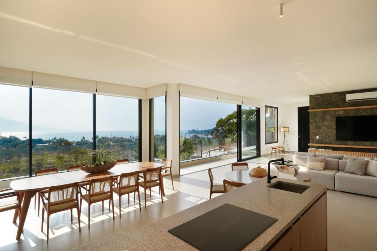 Casa com vista com 4 suítes à venda