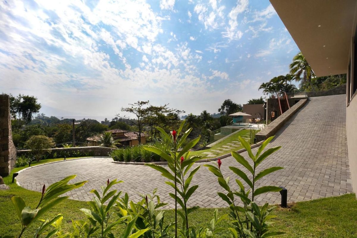 Casa com vista com 4 suítes à venda