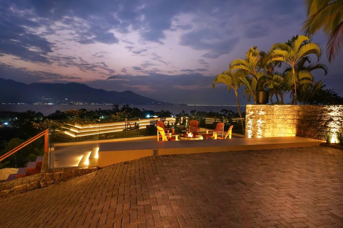 Casa com vista com 4 suítes à venda