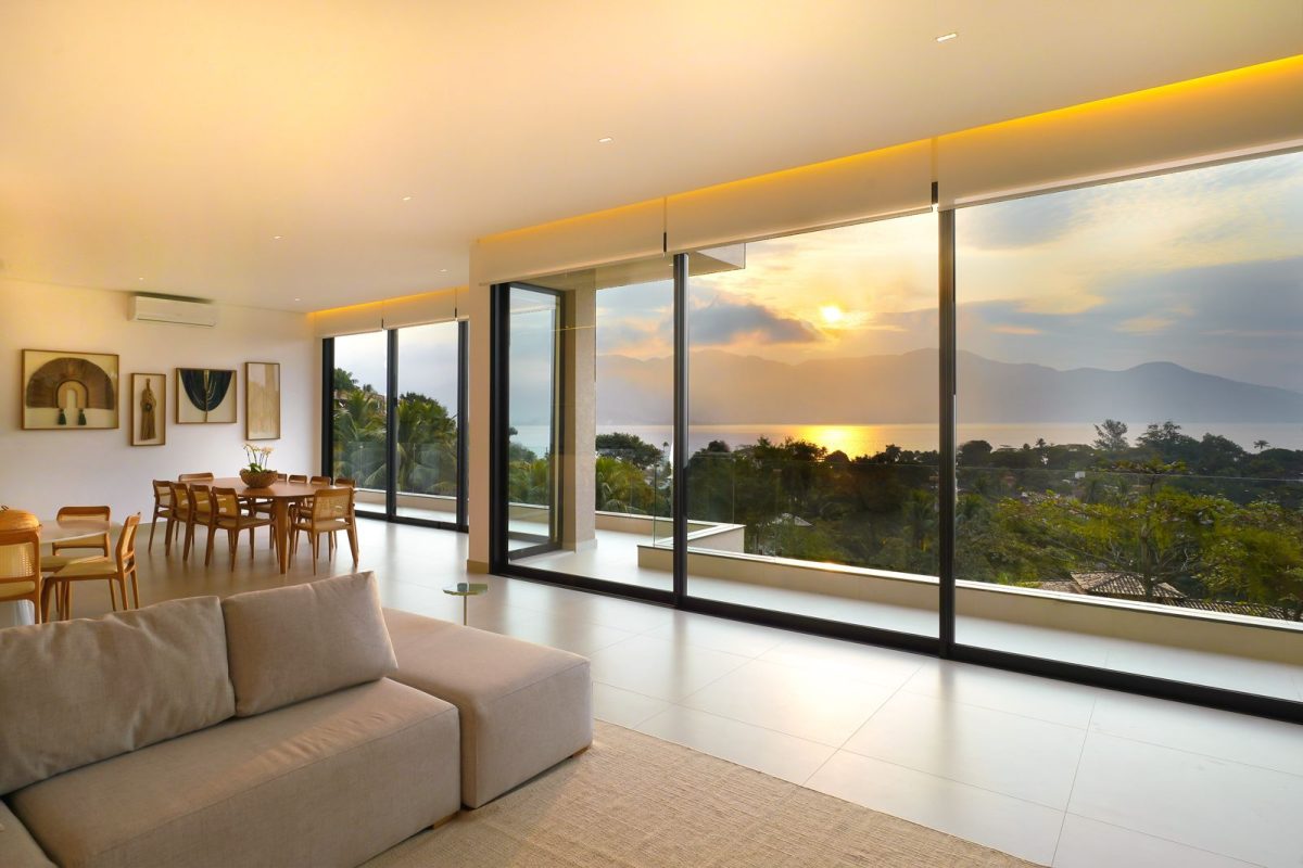 Casa com vista com 4 suítes à venda